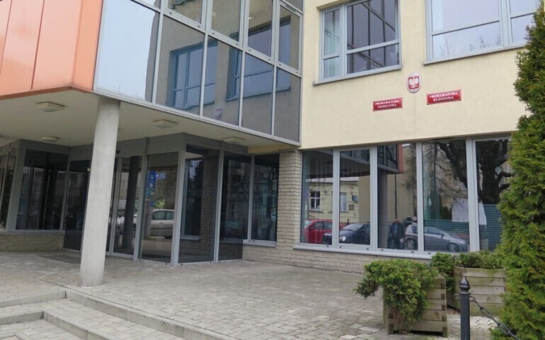 Dyrektor podpisał umowę z prezesem czyli... sam ze sobą