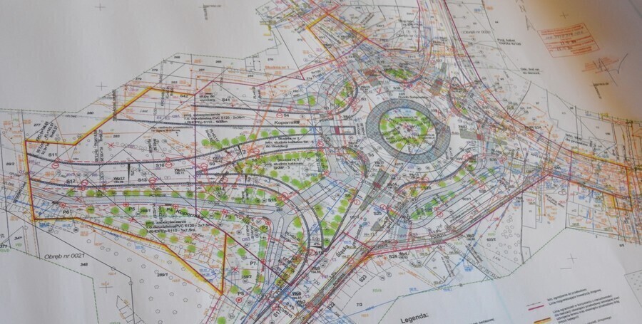 Dlaczego tak dużo znaków przy nowym rondzie Sulejowskim