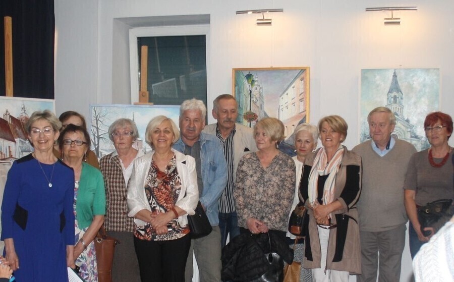 Wystawa plastyczna członków Klubu Seniora
