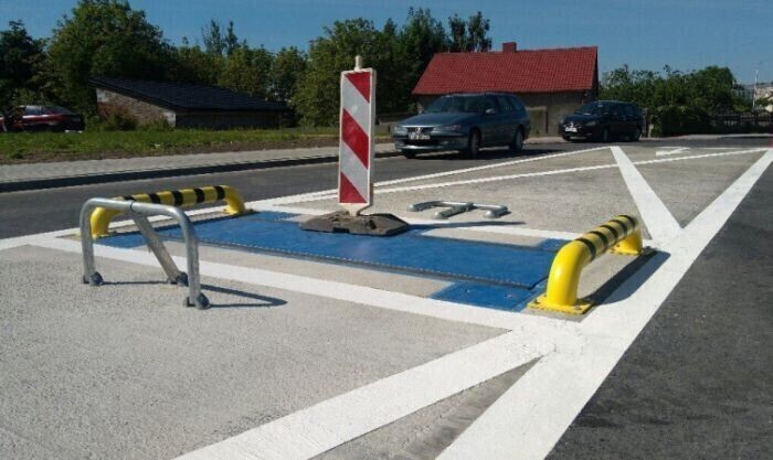 Waga przy rondzie już zamontowana