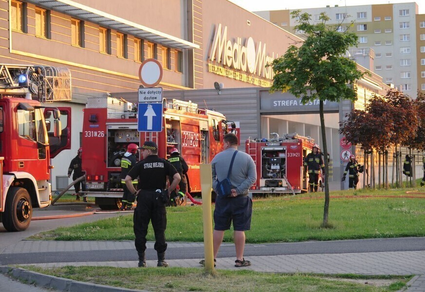 Pożar w Focusie. Klienci ewakuowani