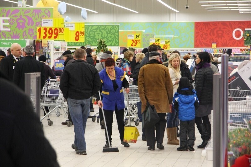 Zakaz handlu w niedzielę A może wyższa stawka