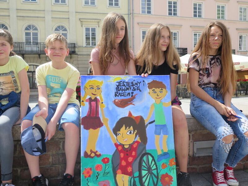 Happening Radości. SP 12 Uśmiechniętą szkołą