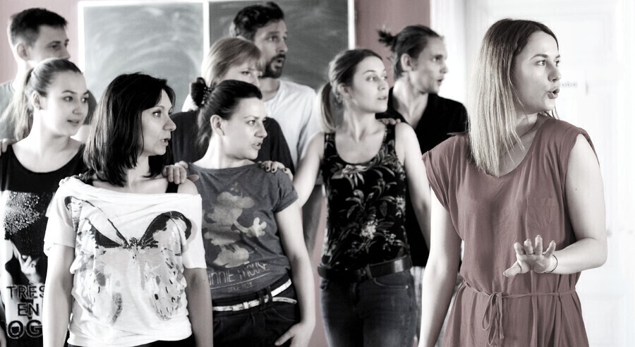 Kamienica na... Saskiej Kępie. Piosenki Osieckiej w Piotrkowie