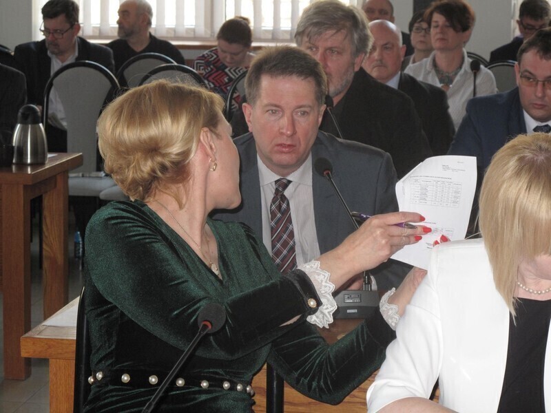 Potrzeba więcej pieniędzy na mediatekę. Co na to radni