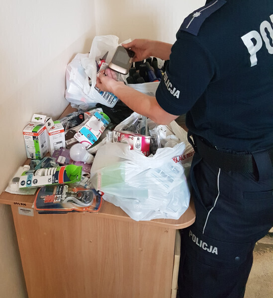 Chciał dorobić do emerytury więc okradał sklepy budowlane