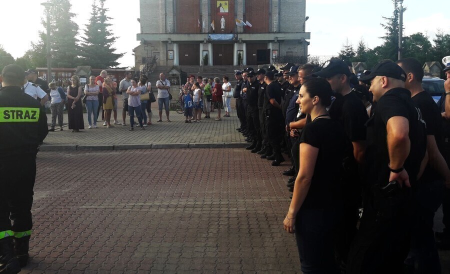 Ponad 100 osób szukało niepełnosprawnej kobiety