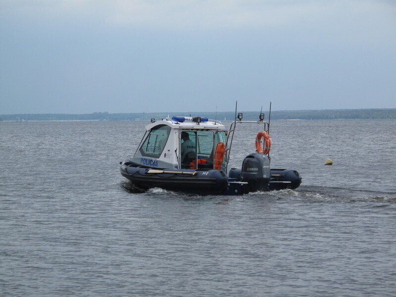 Uratowali windsurfera