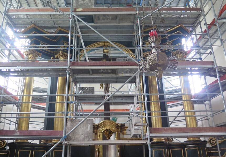 Rozpoczął się remont prezbiterium w kościele o. Bernardynów