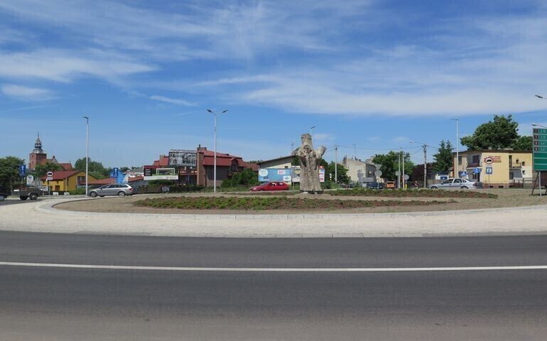 Dlaczego nadal nie ma tabliczki