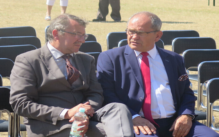 Czy decydował partyjny klucz Przewodniczący Sejmiku odrzuca oskarżenia burmistrza Sulejowa