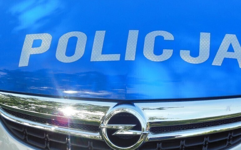 Zostawili go na stacji paliw. Amerykaninowi pomogli policjanci