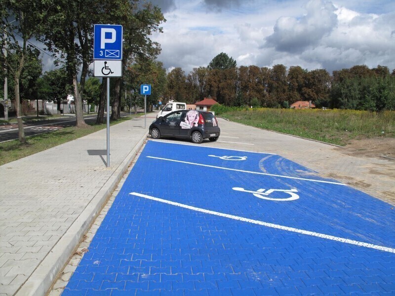 Za mało kopert przy cmentarzu