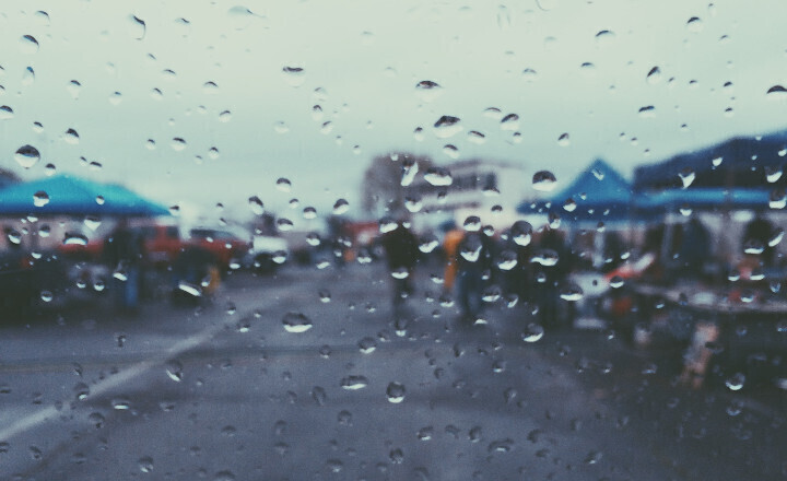 Noga z gazu Jesień na drodze