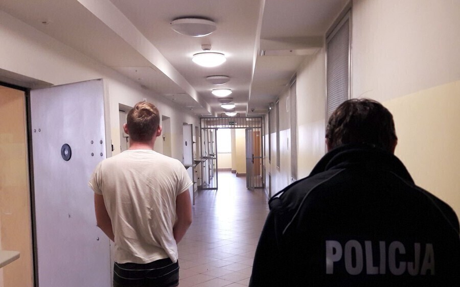 Włamywali się do samochodów. Wpadli na osiedlu Wyzwolenia