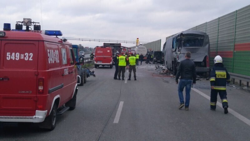 Zdjęcie 4: Wypadek na S8, rannych 7 osób!  [VIDEO]