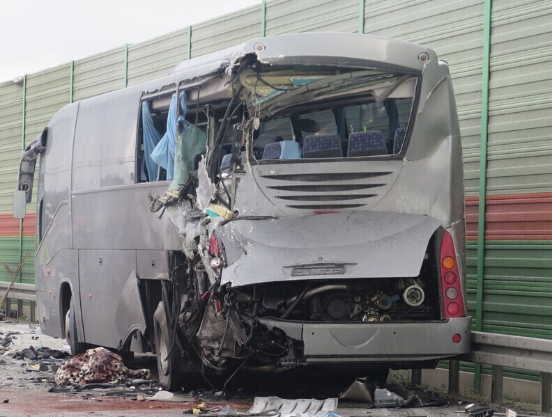 Zdjęcie 8: Wypadek na S8, rannych 7 osób!  [VIDEO]