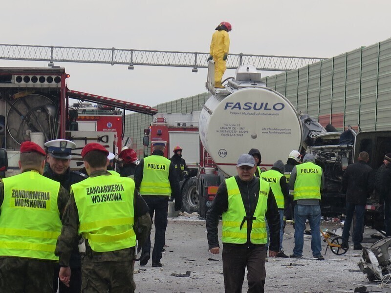 Zdjęcie 13: Wypadek na S8, rannych 7 osób!  [VIDEO]