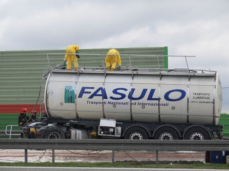 Zdjęcie 18: Wypadek na S8, rannych 7 osób!  [VIDEO]