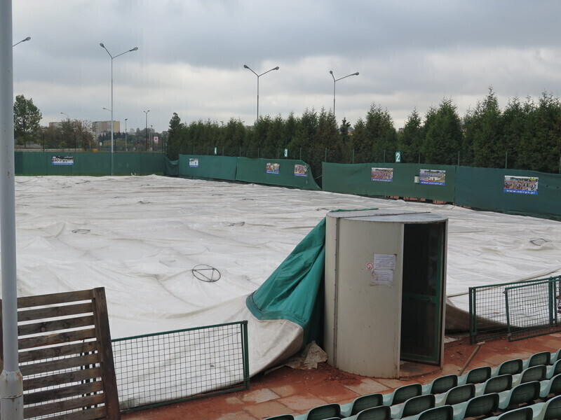 Piotrków. Hala balonowa uszkodzona