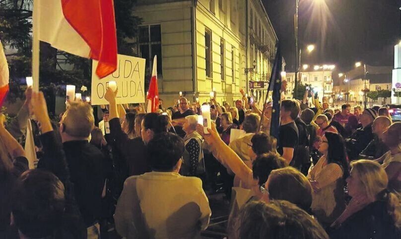 Do Piotrkowa wraca Łańcuch światła