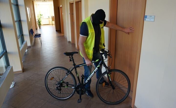 Ukradł rower sprzed sklepu