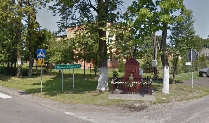 Pijany kierowca wjechał w kapliczkę