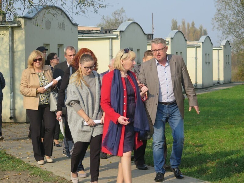 Radni sprawdzali jak się mieszka w socjalu