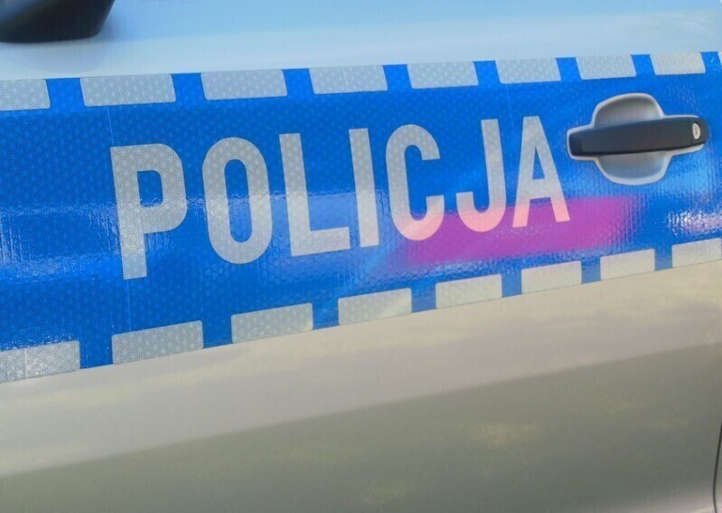 Agresywny mąż powstrzymany przez policjantów