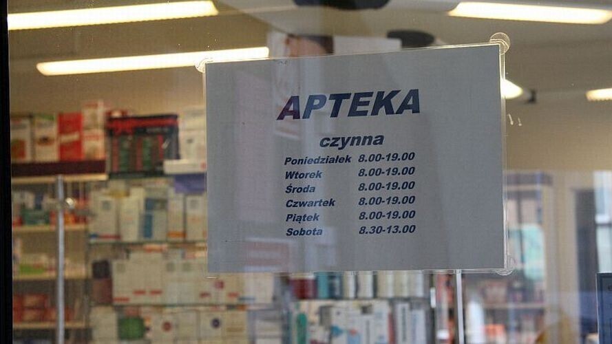 W jakich godzinach pracują apteki na terenie gminy Wola Krzysztoporska