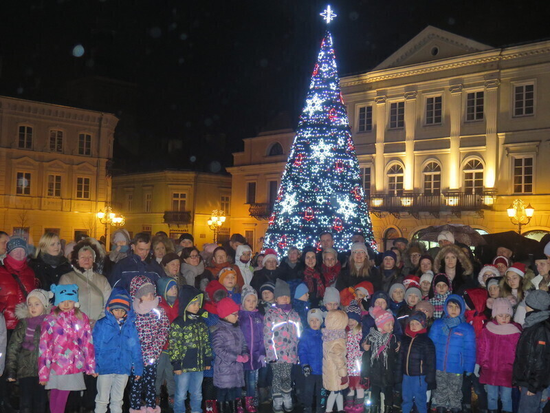 Choinka już świeci