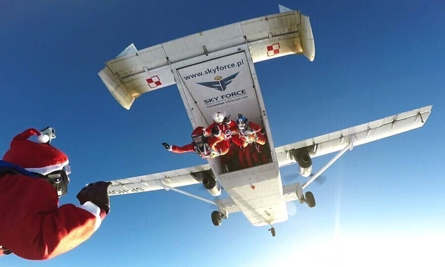 Mikołaje prosto z nieba
