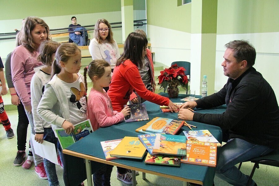 Autor bestsellerów dla dzieci przyjechał do Gomulina
