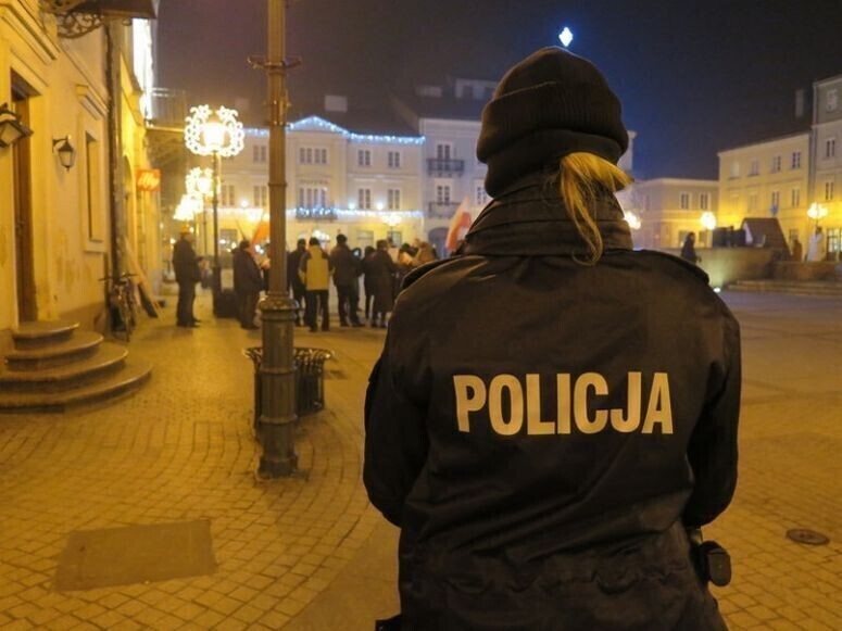 Wszedł do biura PiS i powiedział że się podpali