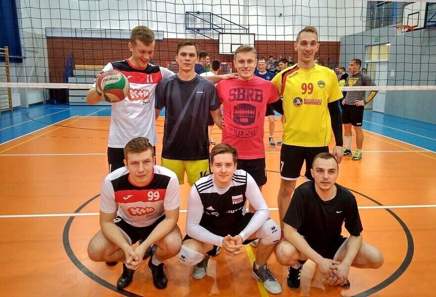 Mikołajkowy turniej siatkarski w Bujnach