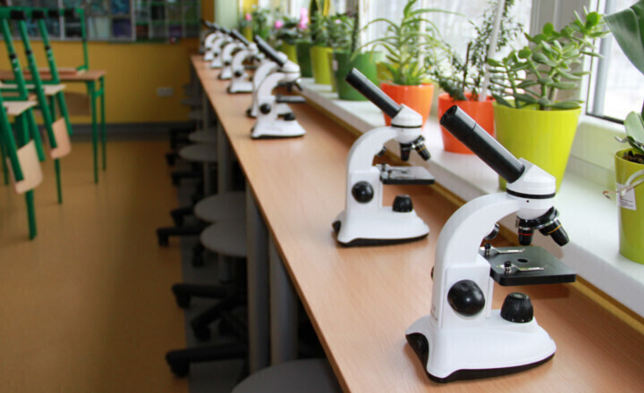Będą badać świat pod mikroskopem
