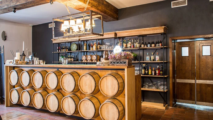 Otwarcie restauracji Miód i Wino w Sulejowie - koncert Mateusza Żerka