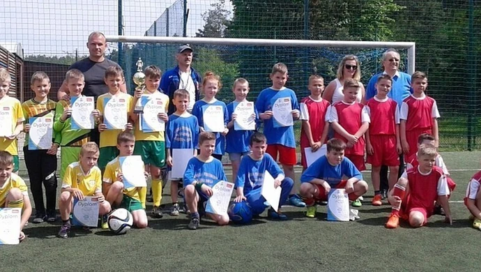 Uczniowie SP w Woli Kamockiej zwycięzcami w finale powiatu Orlikowej Ligi Mistrzów