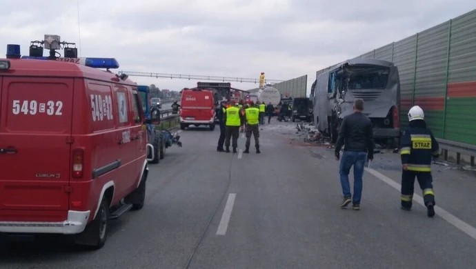 Wypadek na S8, rannych 7 osób!  [VIDEO]