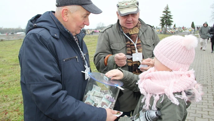 W Moszczenicy po raz szósty kwestowano na rzecz odnowy cmentarza. 