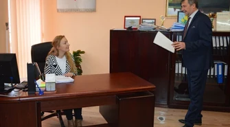 Wojciech Ostrowski oddał fotel burmistrza 