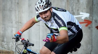 Pedałowanie bez słuchawek?