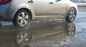 Żelazna, Roosevelta i Wojska Polskiego najbardziej dziurawe. Kiedy remonty? 