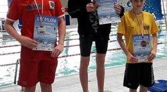 Osiem rekordów piotrkowskich delfinów