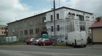 Remontują budynek komunalny w Woli Krzysztoporskiej 