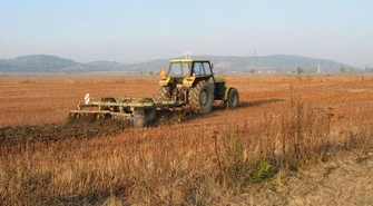 Policjanci apelują o szczególną ostrożność przy pracach polowych