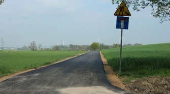 Nowy asfalt w Mąkolicach