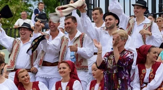 Sobota samorządowa, niedziela międzynarodowa