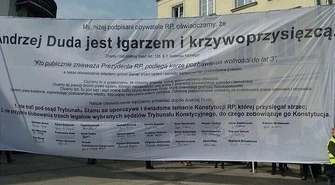 Baner „pozostanie w areszcie” 