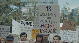 "Kierujesz życiem". Mocna kampania skierowana do młodych kierowców